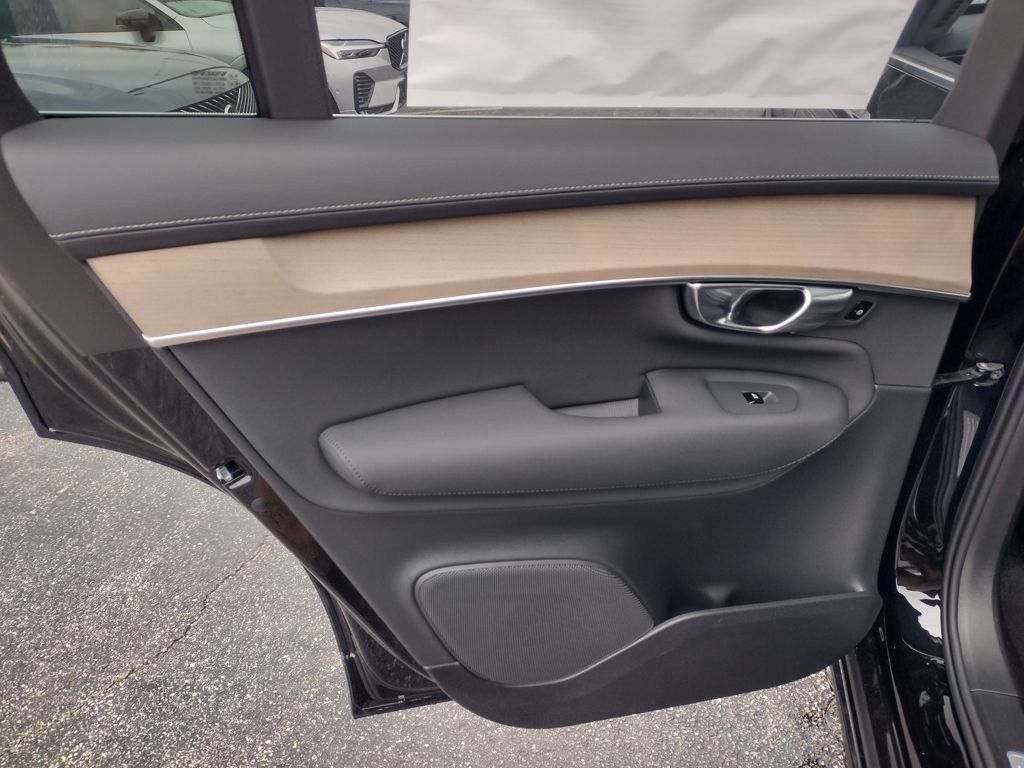 2026 VOLVO XC90 - Image 18