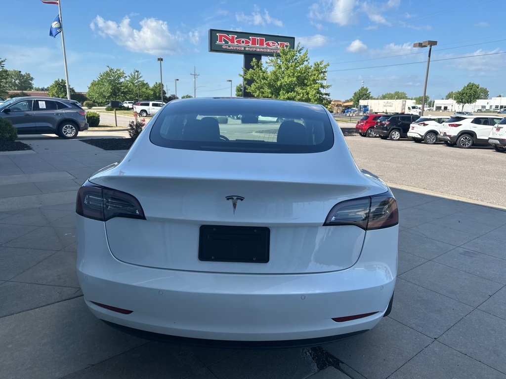 2020 Tesla Model 3 Standard Range Plus photo 6