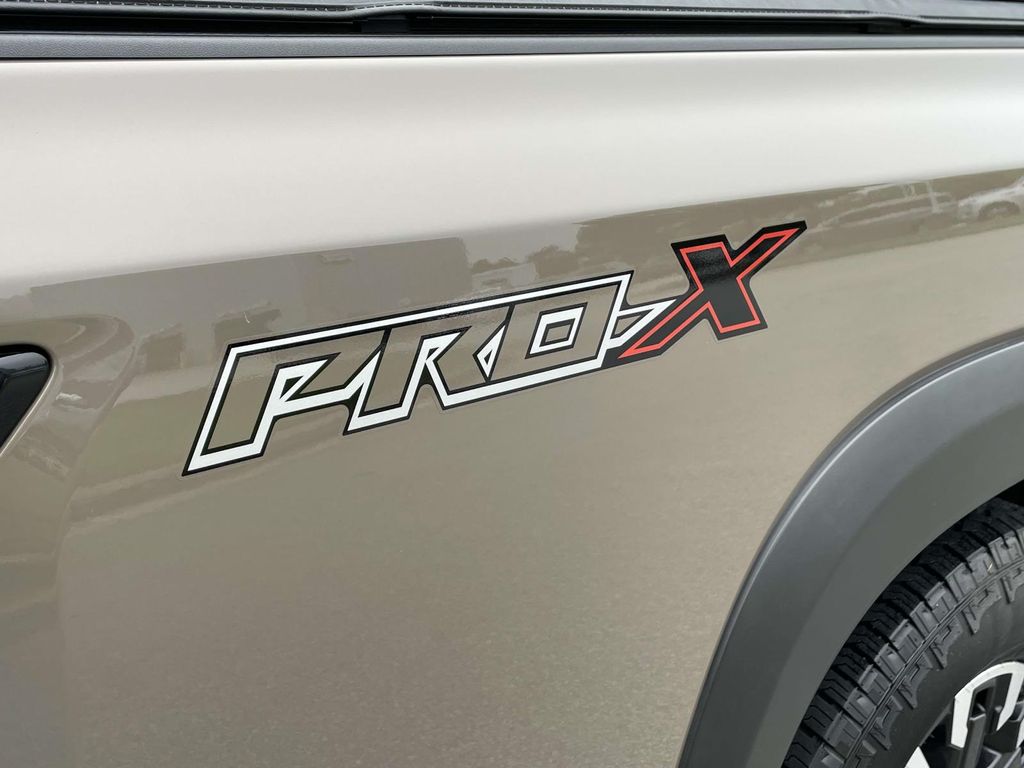 2024 Nissan Frontier PRO-X photo 8