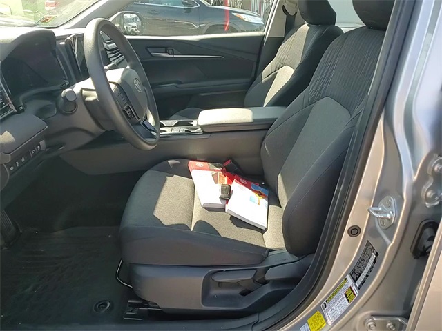 2025 Toyota Camry LE photo 12
