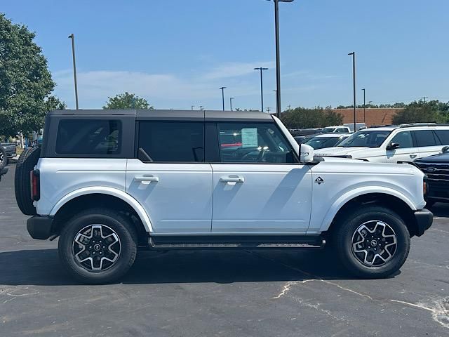 2025 Ford Bronco Outer Banks photo 11