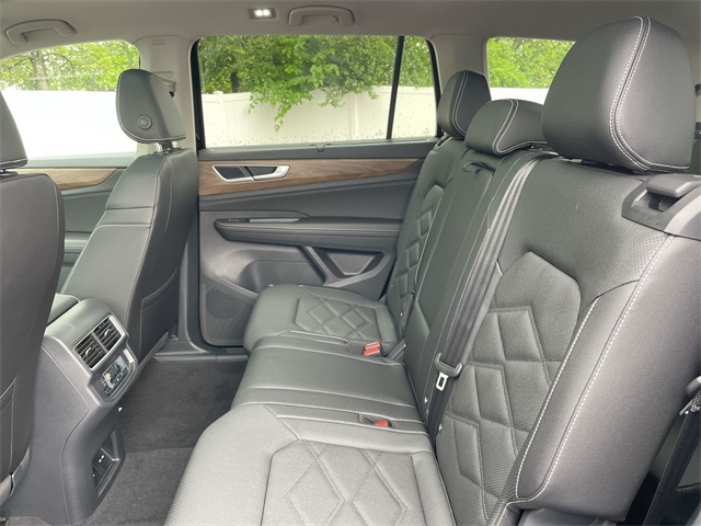 2025 Volkswagen Atlas SE Technology photo 27