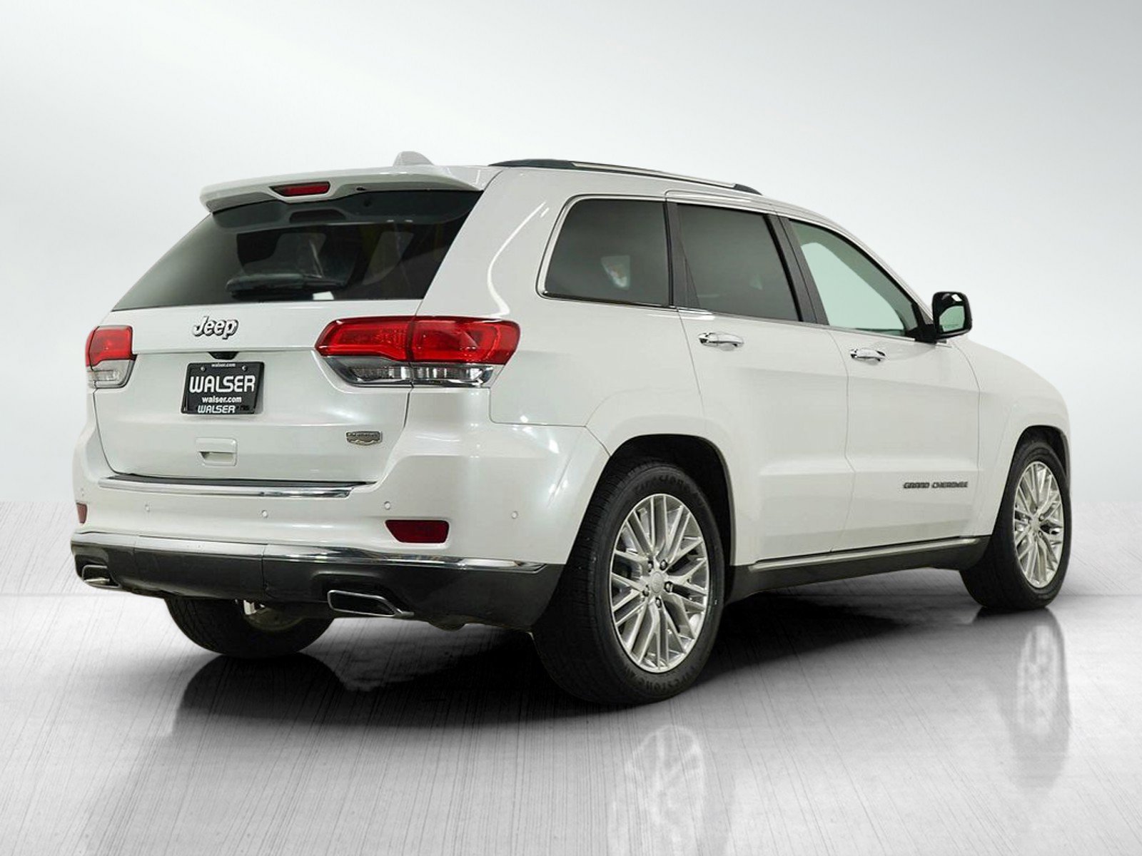 2018 Jeep Grand Cherokee Summit photo 4