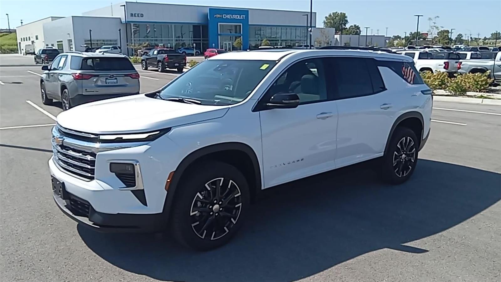 2026 Chevrolet Traverse photo 3