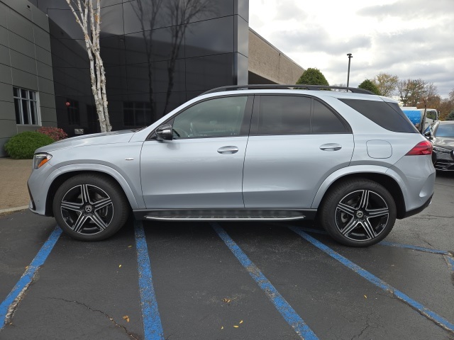 2025 Mercedes Benz GLE 450e 4MATIC photo 2