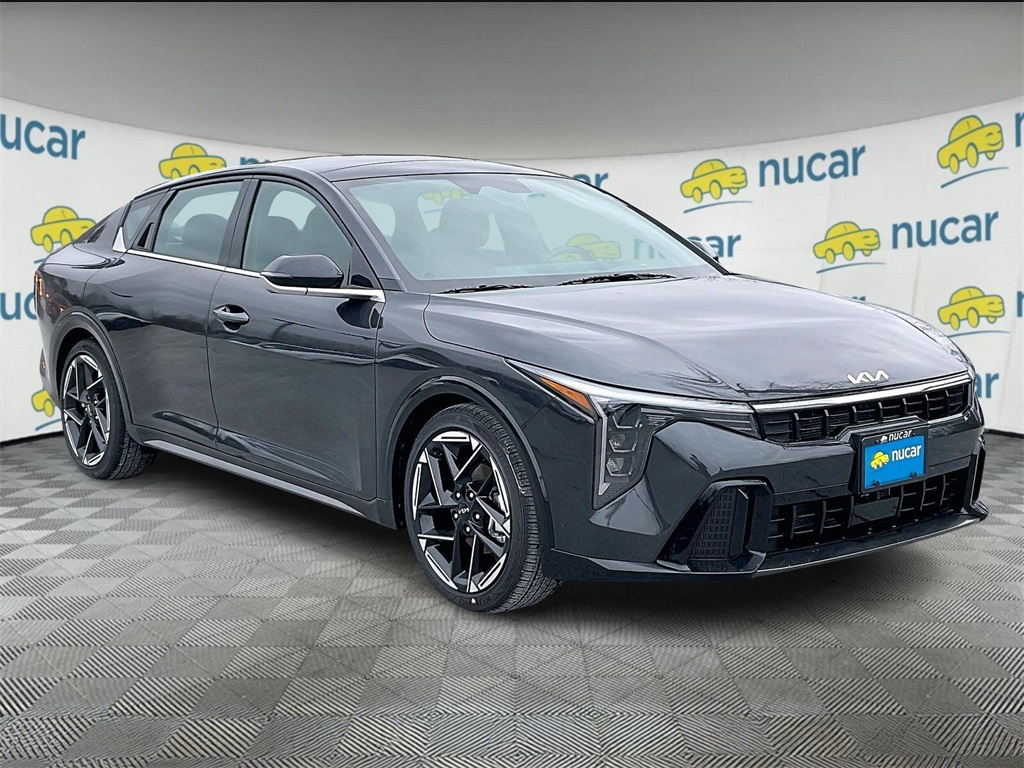 2025 Kia K4 GT-Line's photo