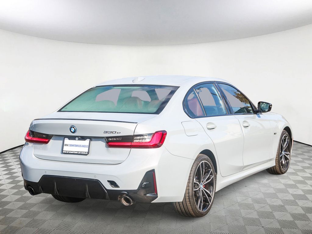 2023 Bmw 330e photo 4