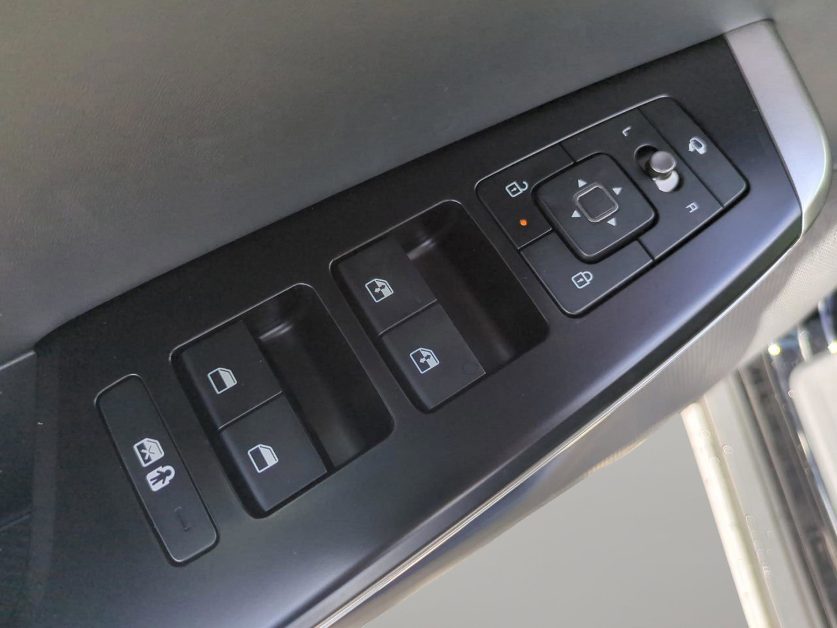 2025 Kia EV6 Light photo 16