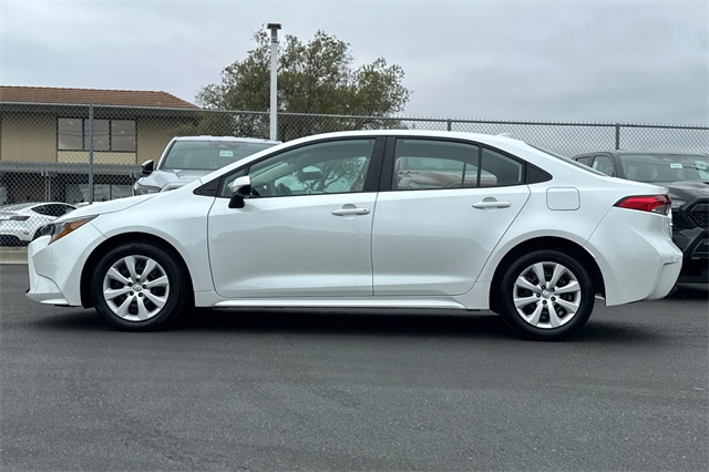 2024 Toyota Corolla LE photo 5
