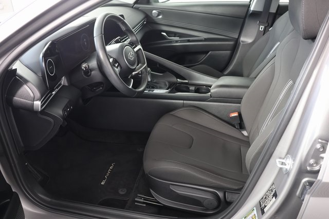 2023 Hyundai Elantra SEL photo 17