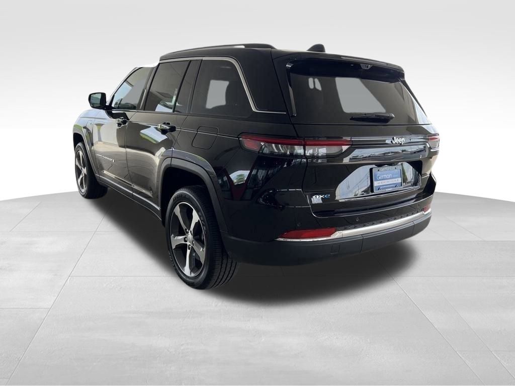 2023 Jeep Cherokee Base photo 5