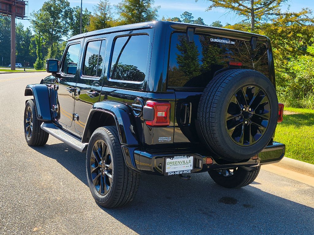 2023 Jeep Wrangler High Altitude photo 3
