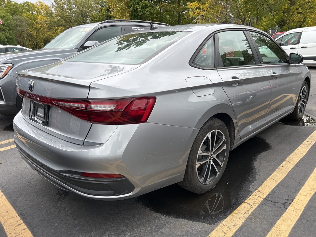 2025 Volkswagen Jetta 1.5T Sport photo 6
