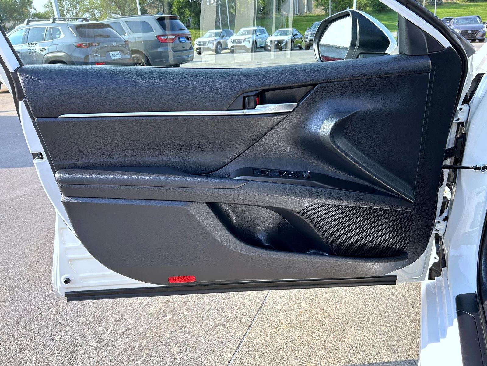 2024 Toyota Camry SE photo 9