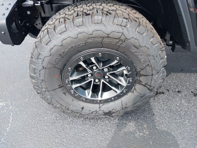 2025 Jeep Wrangler Rubicon X photo 17