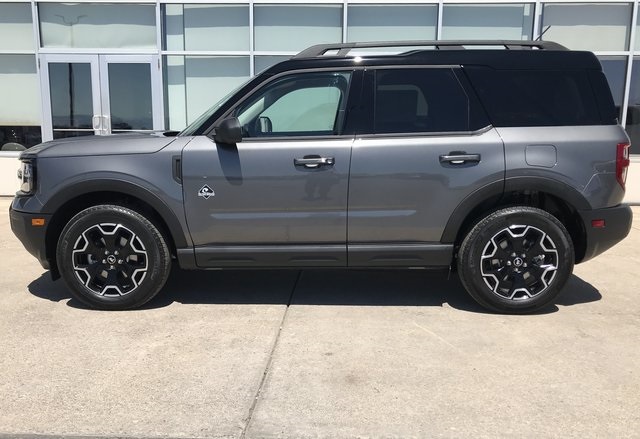 2025 Ford Bronco Sport Outer Banks photo 4