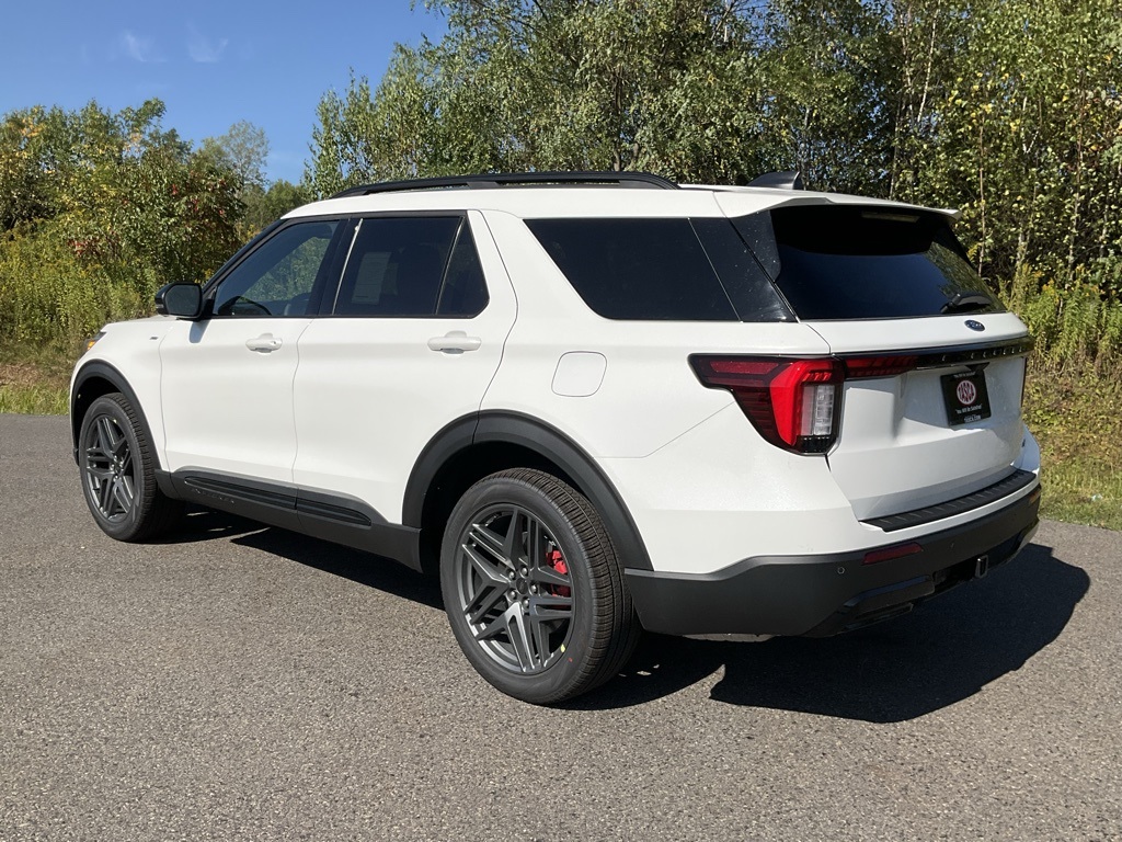 2025 Ford Explorer ST-Line photo 29
