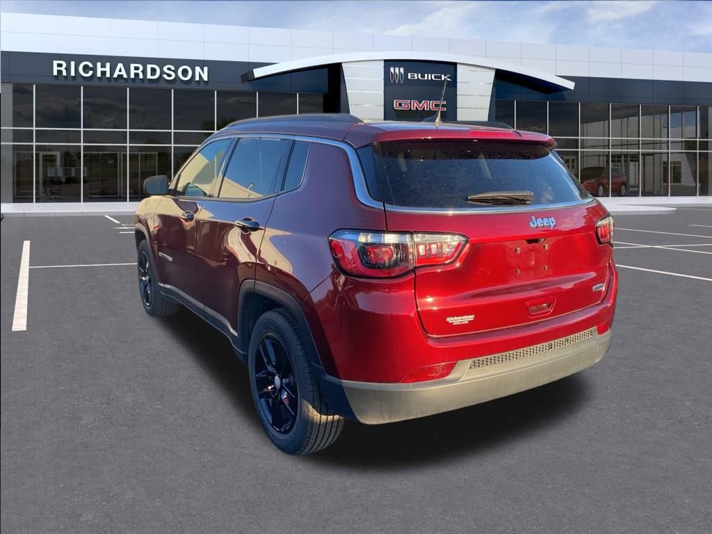 2022 Jeep Compass Latitude photo 4