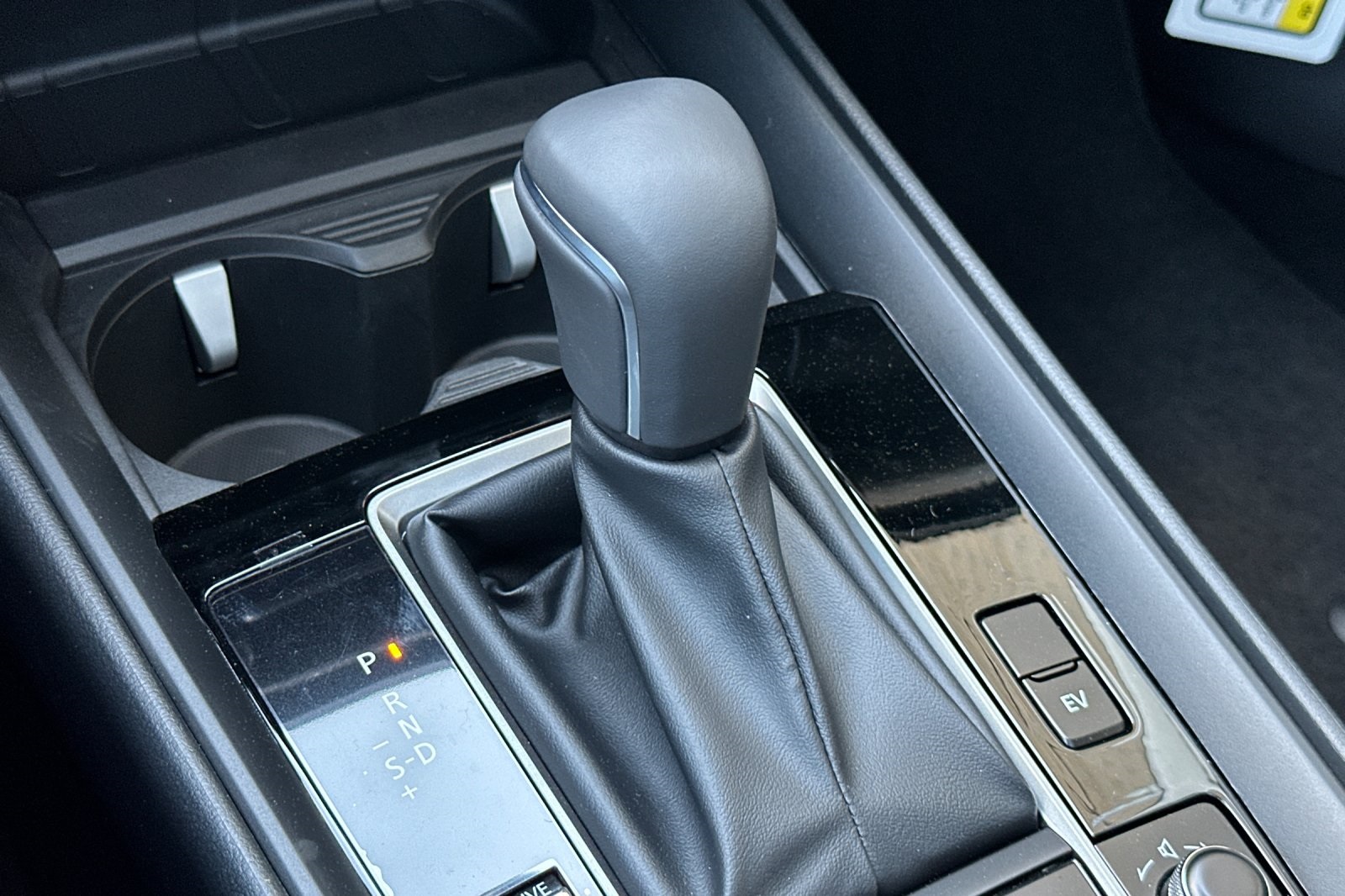 2025 Mazda CX-50 Premium photo 18