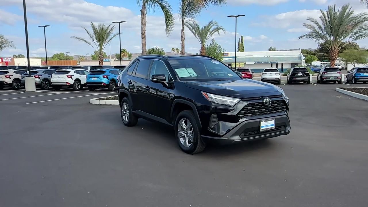 2022 Toyota RAV4 XLE photo 41