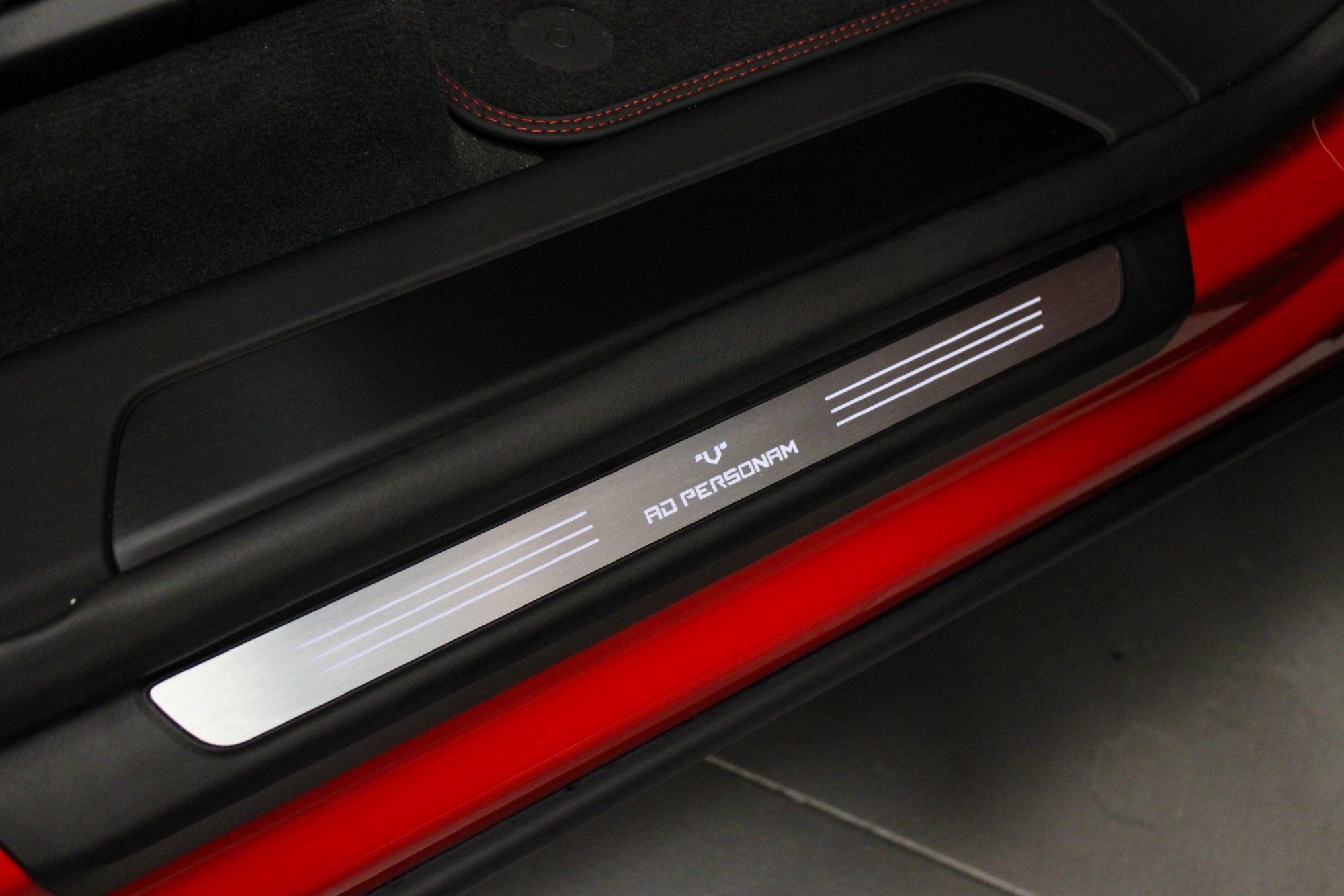 2025 Lamborghini Urus SE photo 39