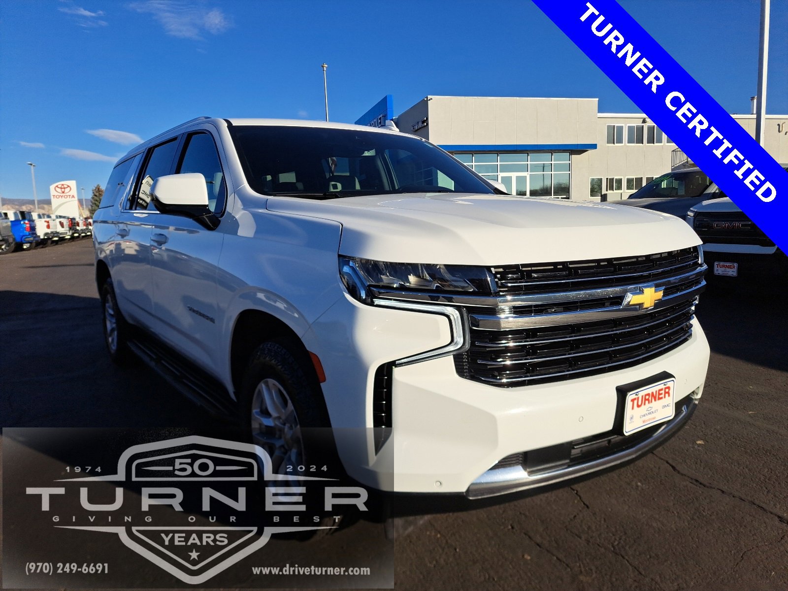 2023 Chevrolet Suburban LT's photo