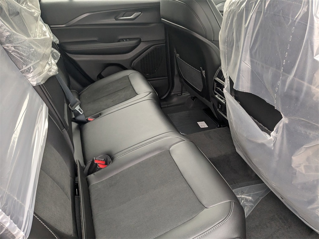 2025 Jeep Grand Cherokee Altitude X photo 17