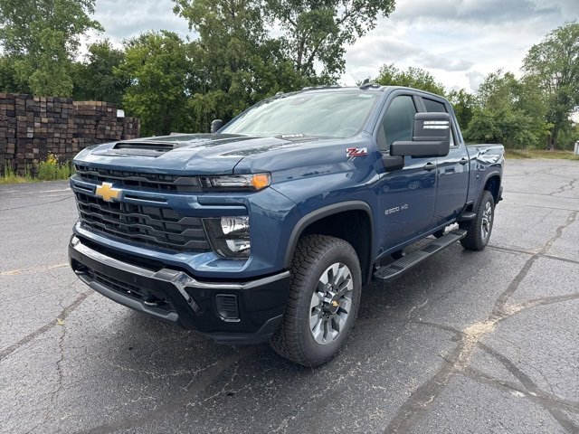 2025 Chevrolet Silverado 2500HD Custom photo 6