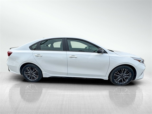 2024 Kia Forte GT-Line photo 3