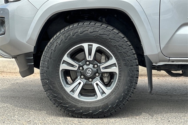 2019 Toyota Tacoma SR5 photo 23
