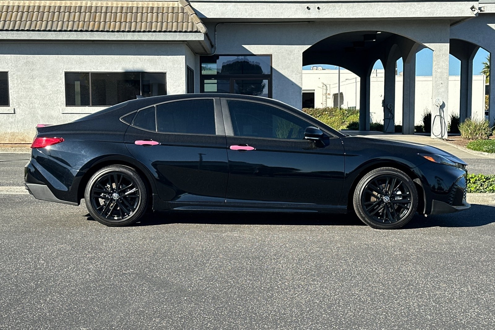 2025 Toyota Camry SE photo 3