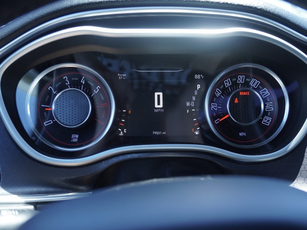 2015 Dodge Challenger R/T Plus photo 13