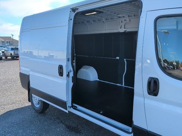 2026 Ram ProMaster 2500 photo 3