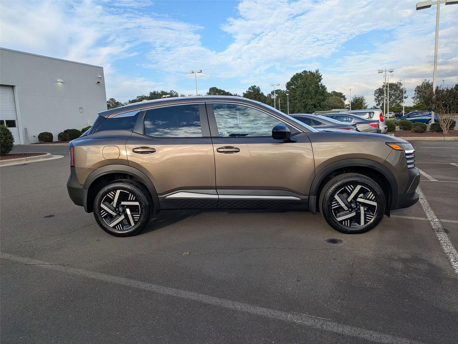 2026 Nissan Kicks SV photo 3