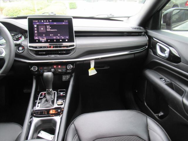 2024 Jeep Compass Latitude photo 13