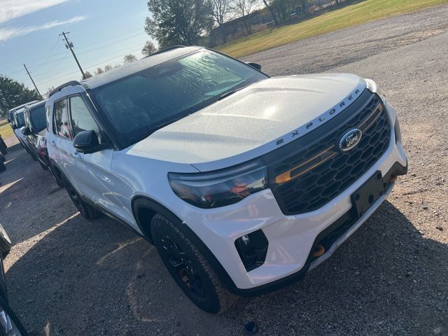 2026 Ford Explorer photo 2