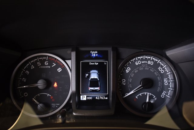 2021 Toyota Tacoma TRD Off-Road photo 19