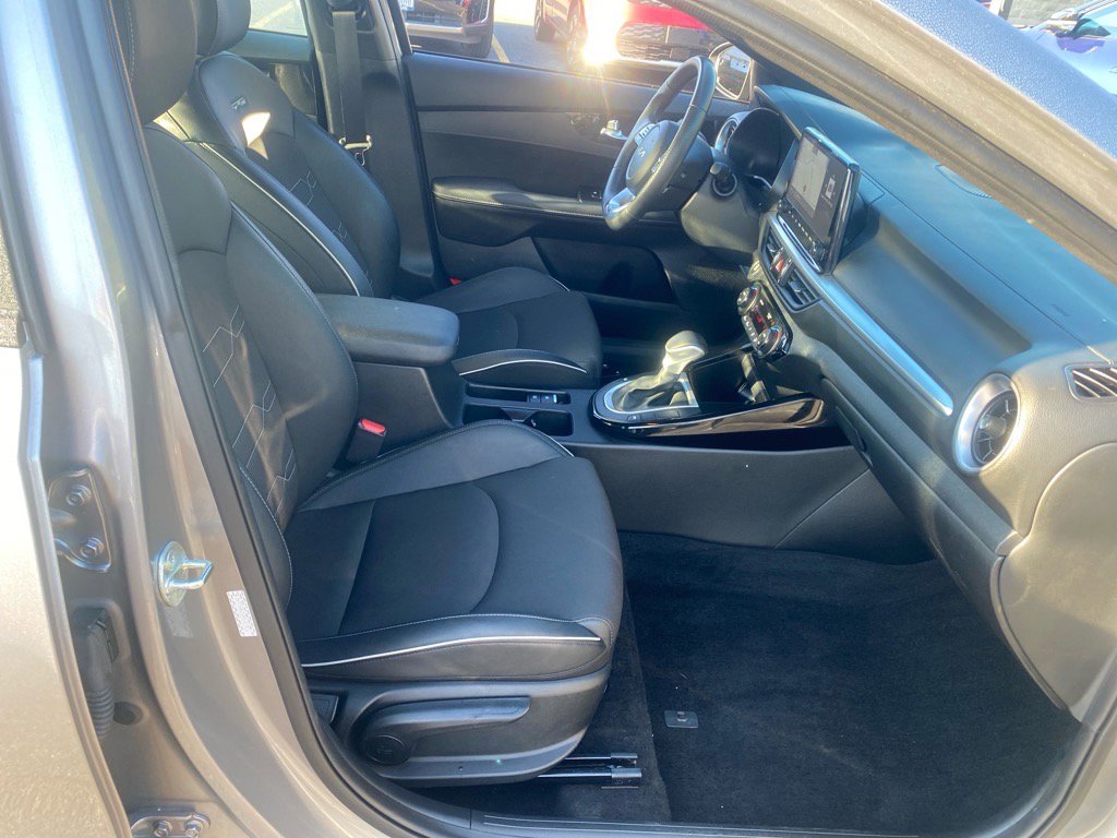 2023 Kia Forte GT-Line photo 25