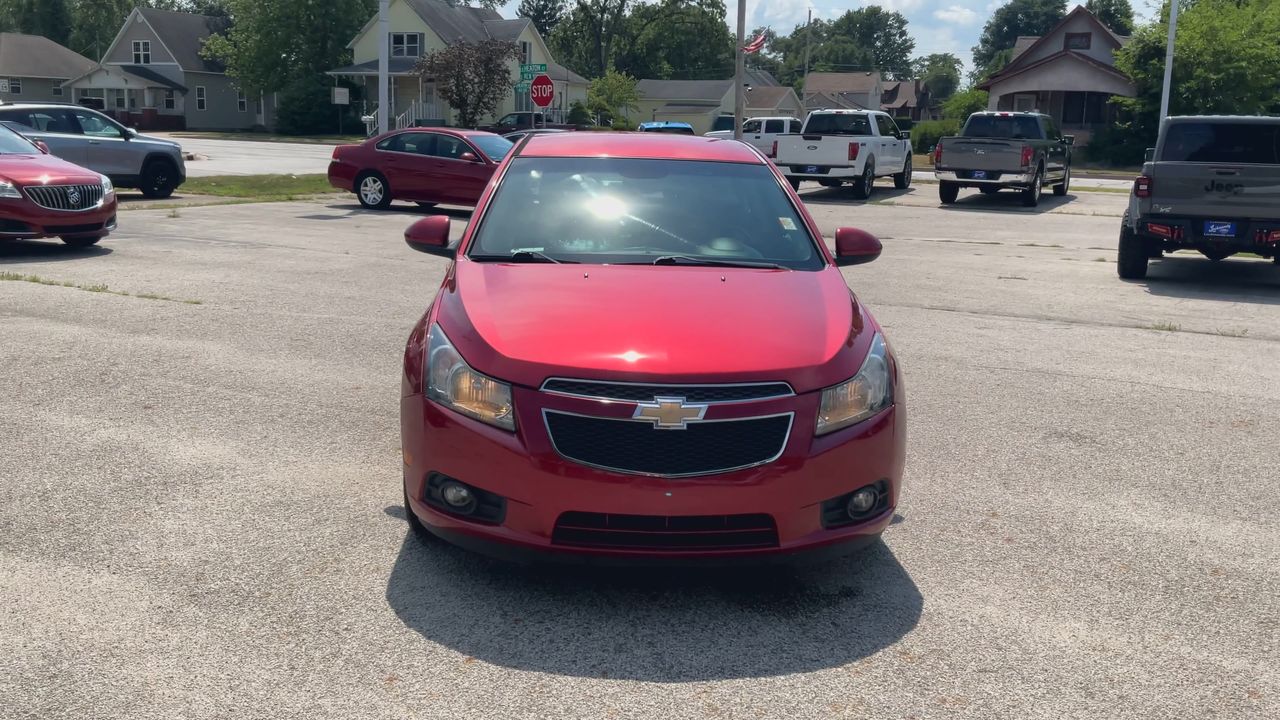 2011 Chevrolet Cruze LT photo 2