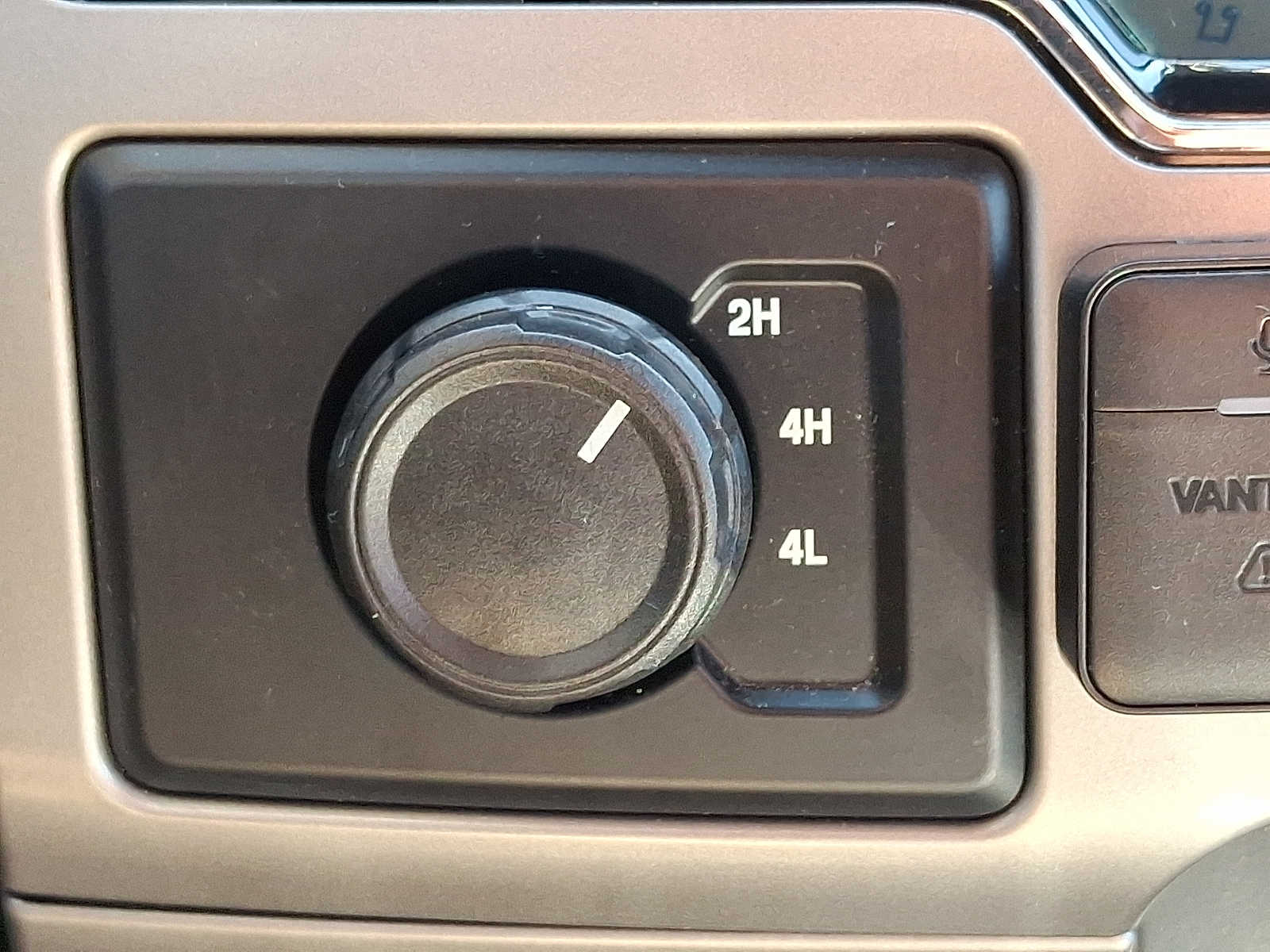 2022 Ford F-250 Lariat photo 25