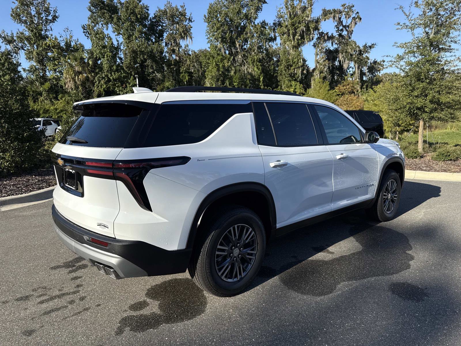 2026 Chevrolet Traverse photo 3