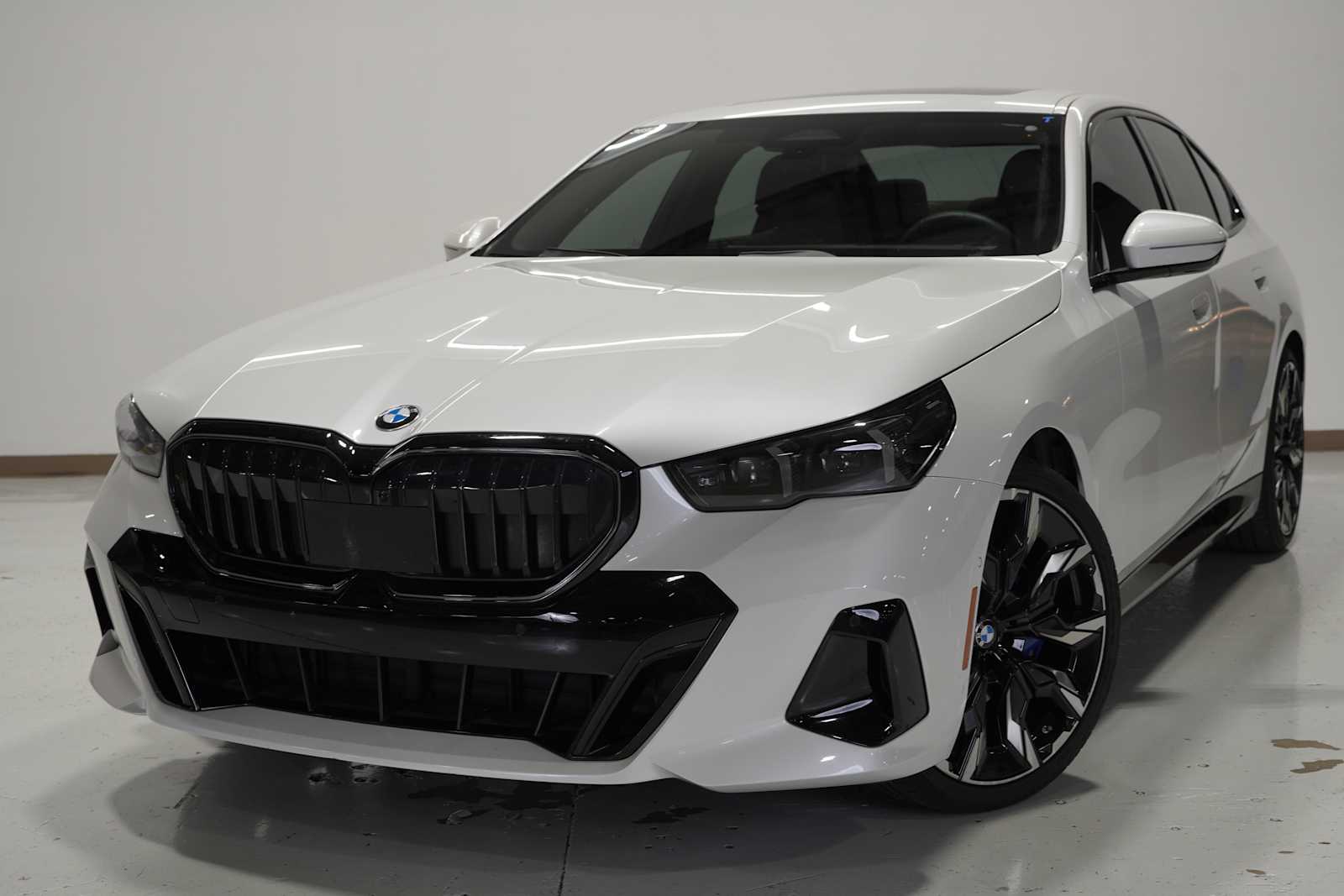 2024 BMW 5 Series 530i