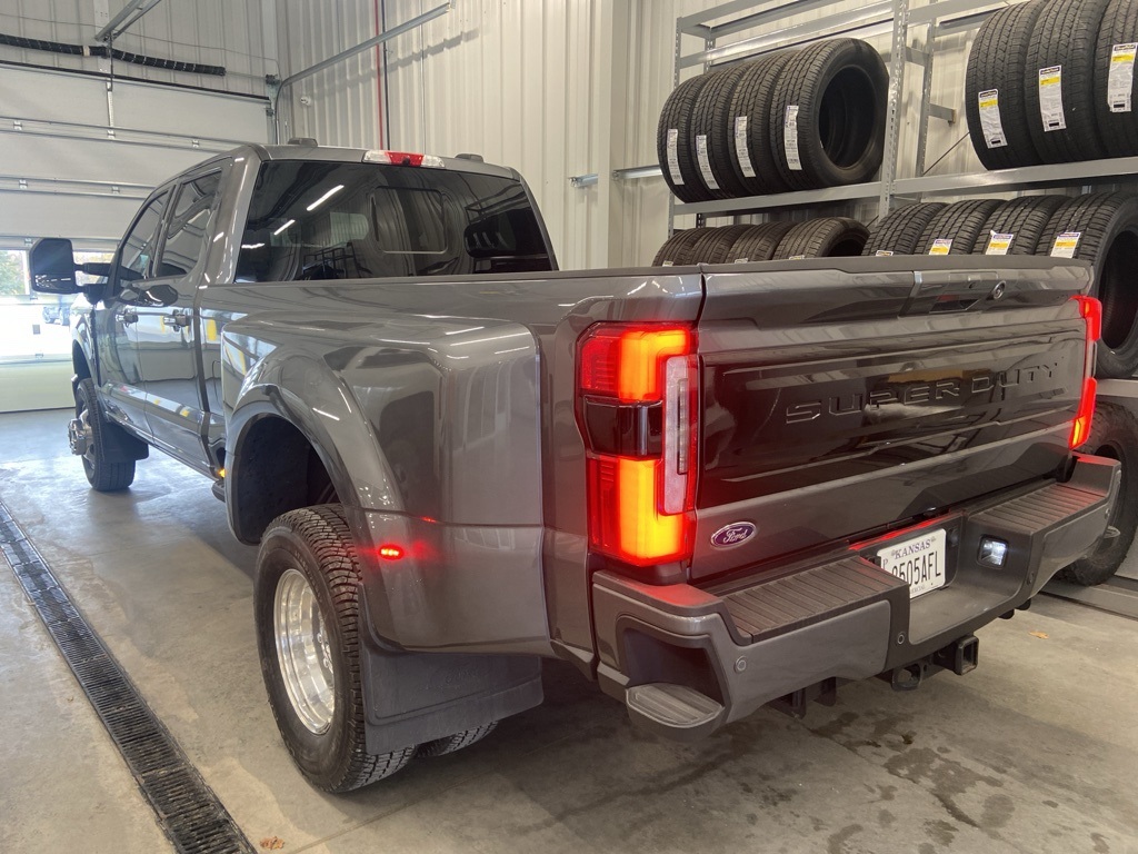 2025 Ford F-350 photo 2