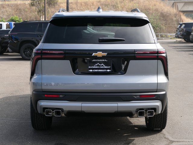 2026 Chevrolet Traverse photo 2