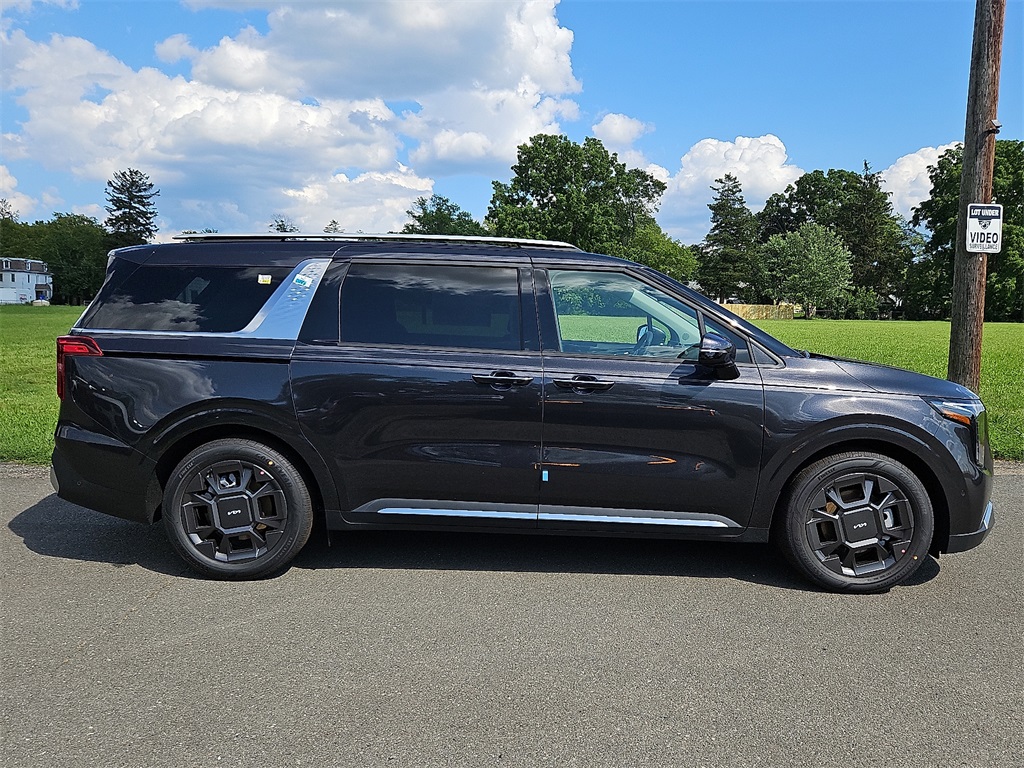 2026 Kia Carnival SX photo 2