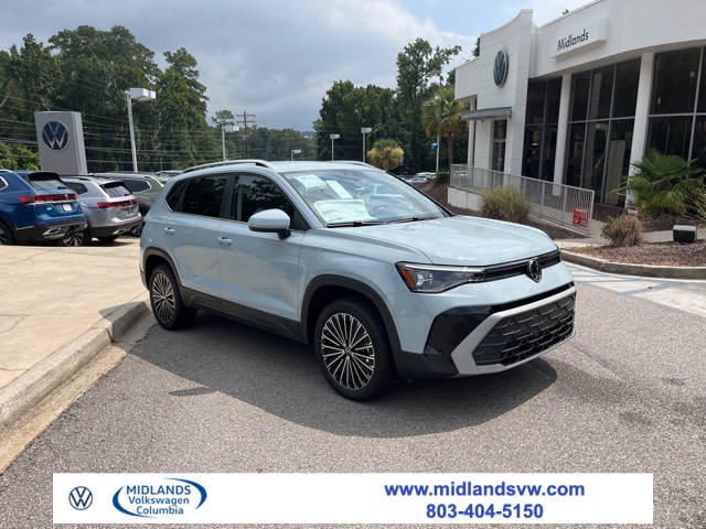 2025 Volkswagen Taos SE's photo