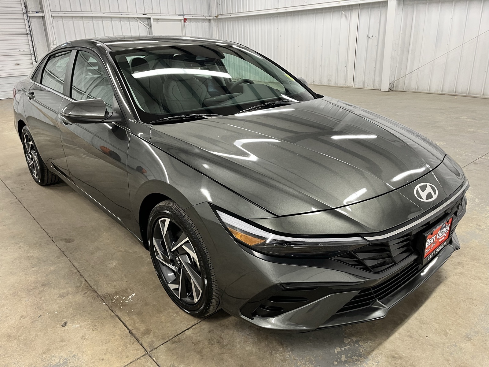 2025 Hyundai Elantra Limited's photo