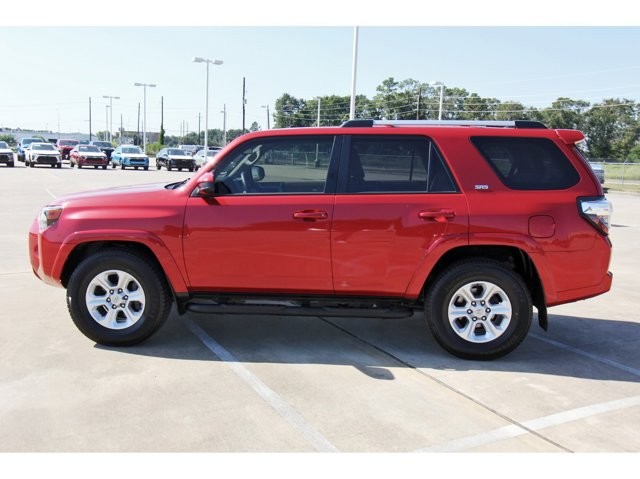 2022 Toyota 4Runner SR5 photo 3