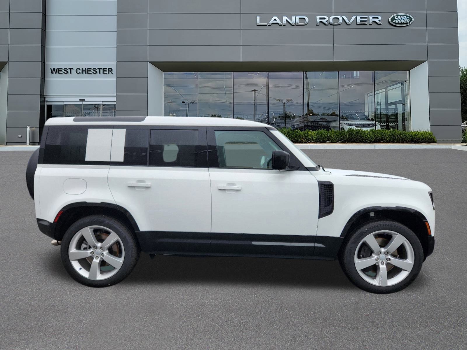 2025 Land Rover Defender 110 X-Dynamic SE photo 2