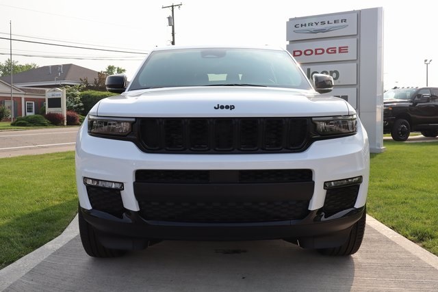 2025 Jeep Grand Cherokee Limited photo 4